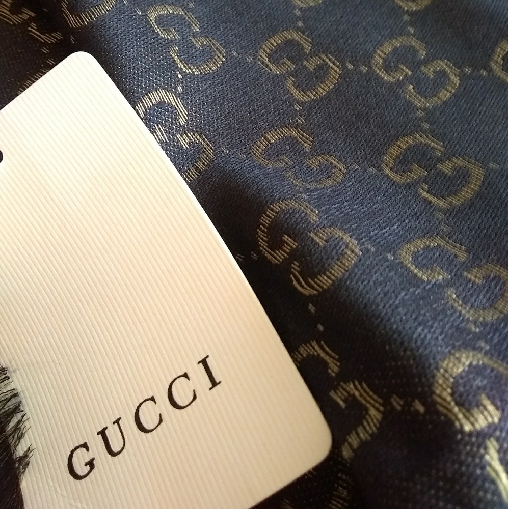 Gucci shol full sized